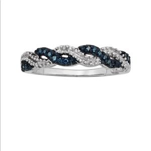 1/10 ct. tw. Blue diamond crisscross ring